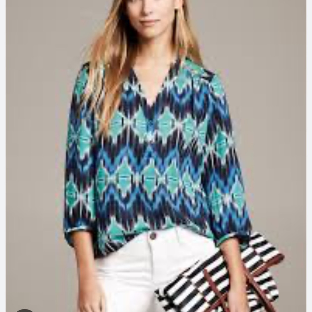 Banana republic blue ikat print riviera blouse size L